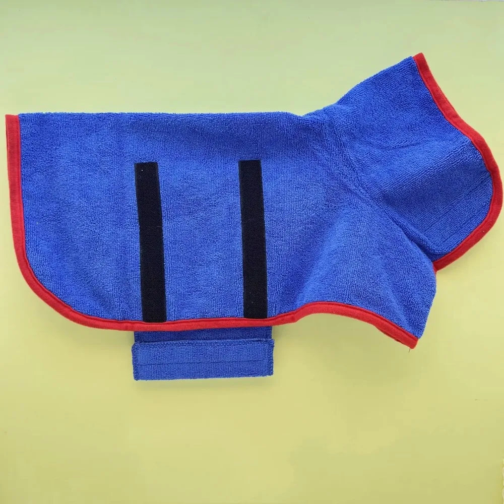 Absorbent dog bathrobe and towel from Showlu Fashion, quick-drying pet towel suitable for large and small dogs and cats.