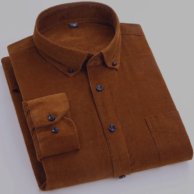 Long sleeve men's cotton corduroy shirt in solid color, regular fit, warm casual shirt with pockets, suitable for autumn and winter.