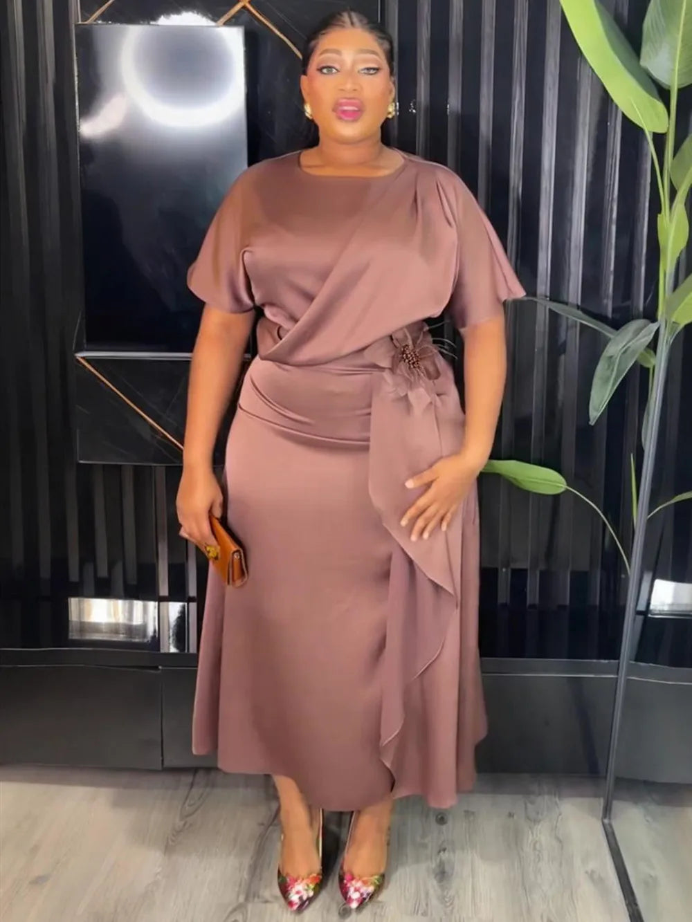 Elegant African long dress for women by SHOWLU FASHION STORE, featuring a stunning wedding party maxi gown with intricate details.