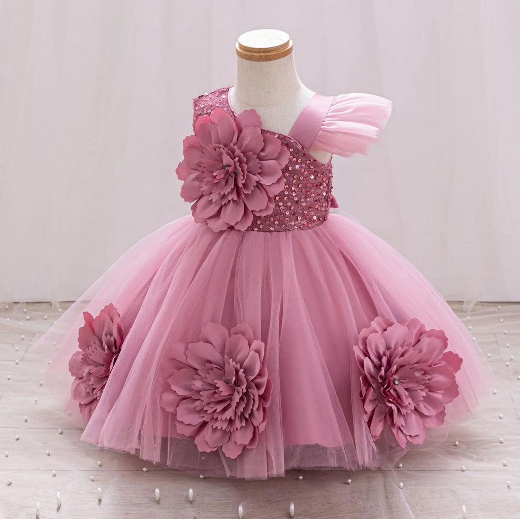 Red single-shoulder sparkling baby girl birthday dress with flying sleeves, suitable for toddlers aged 0-6, by Showlu Fashion.