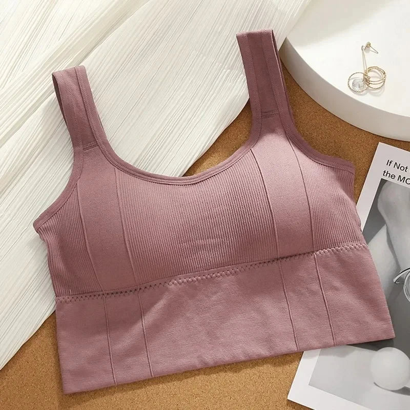 Showlu Fashion breathable sports bra for women, seamless, anti-sweat yoga and gym workout crop top with shockproof and push-up support.