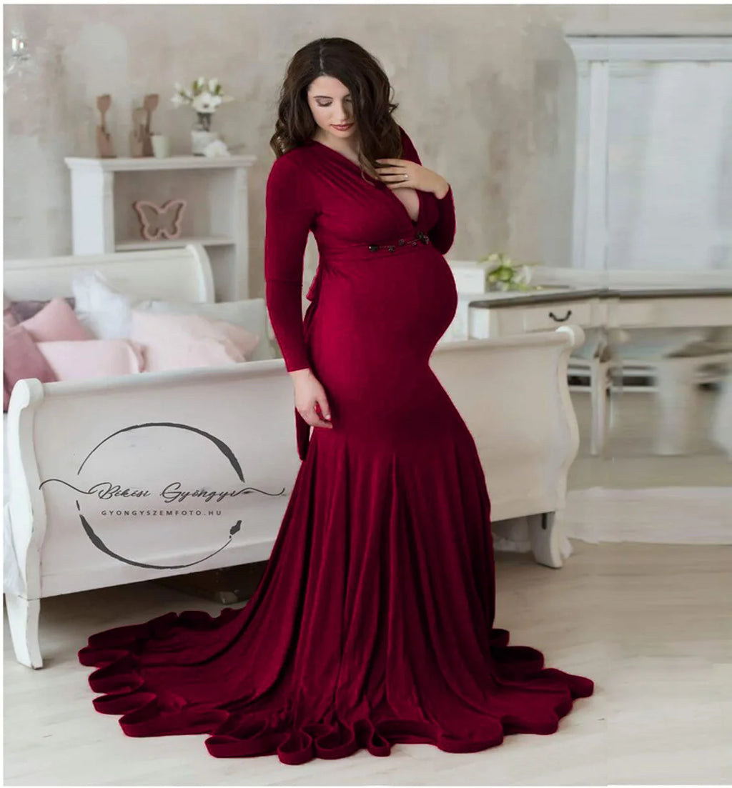 Showlu Fashion sexy mercerized cotton maternity V-neck dress with lace details, perfect for photo shoots and maternity photography.