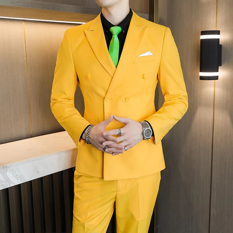 Men's slim fit double-breasted business and wedding suit by Showlu Fashion, featuring classic tailoring and a sharp, modern look.