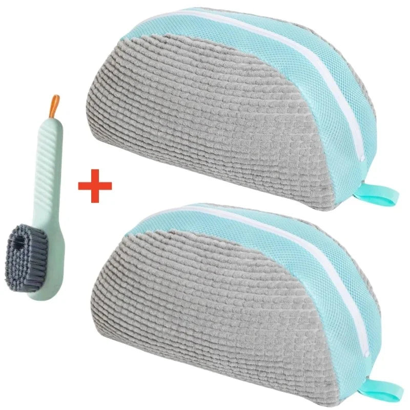 Showlu Smart General portable shoe cleaner brush with a handle and cleaning bristles, ideal for quick shoe refreshes.