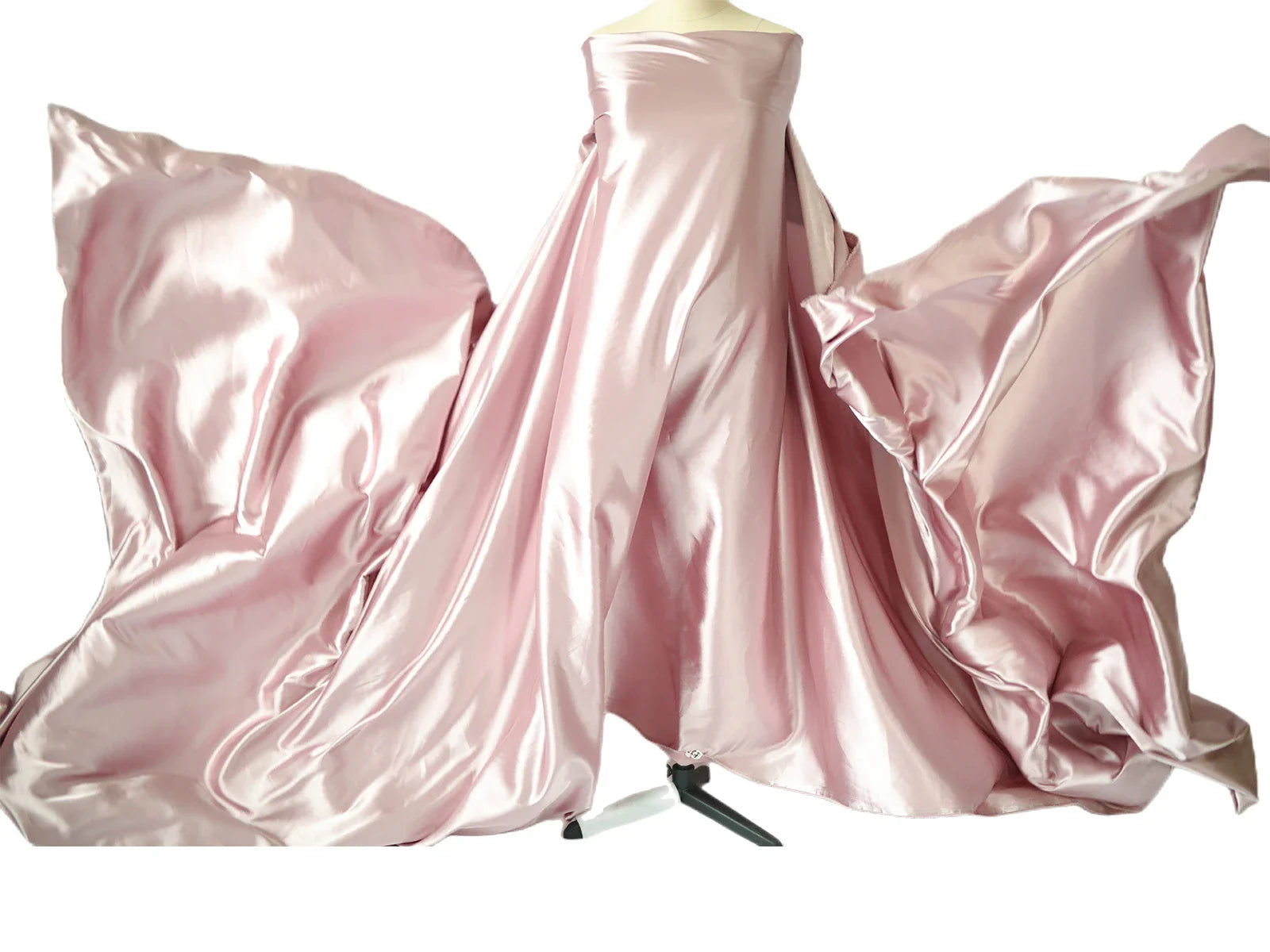 Showlu Maternity Silk Photography Gown in 16 colors, flowing maternity dress perfect for photo shoots and special moments.