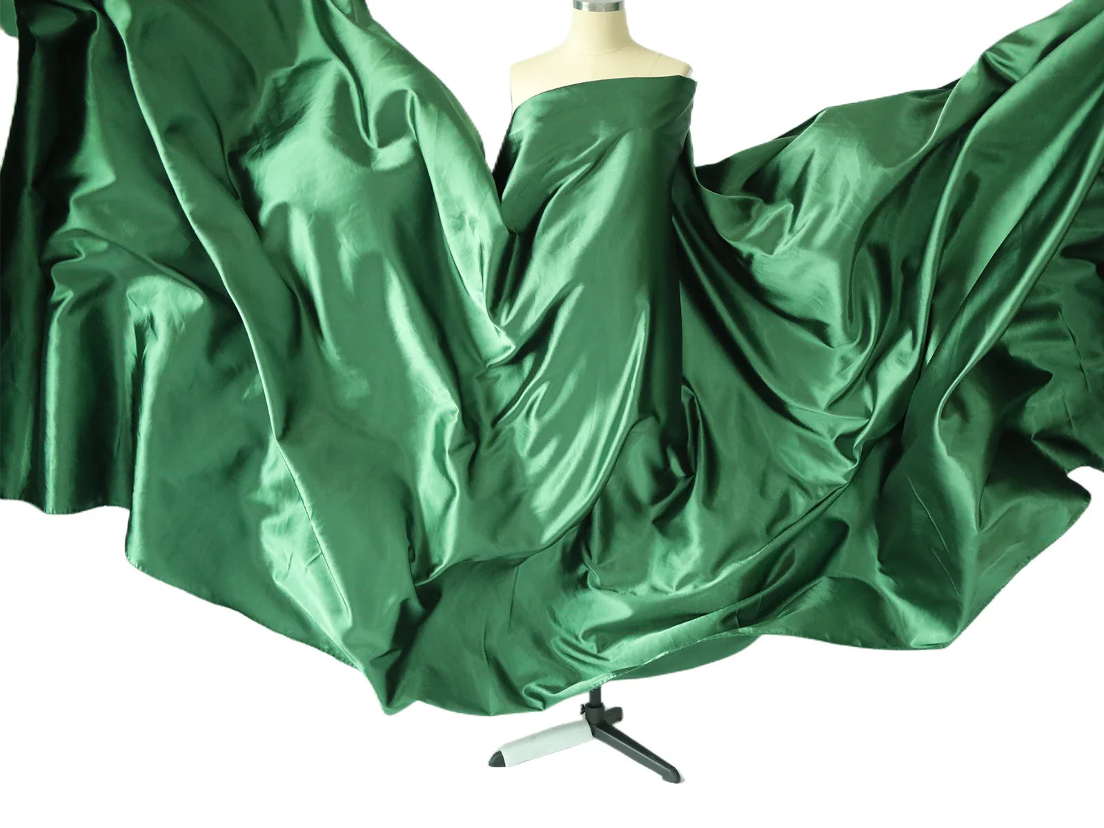 Showlu maternity silk photography gown in vibrant colors, designed for elegant maternity photoshoots and flying photo props.