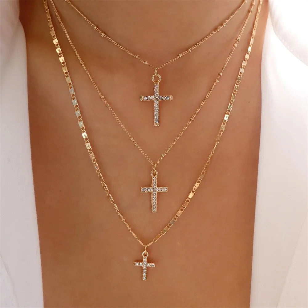 Elegant vintage pearl pendant necklace for women, multi-layer gold chain choker featuring a round pendant, trendy jewelry accessory.