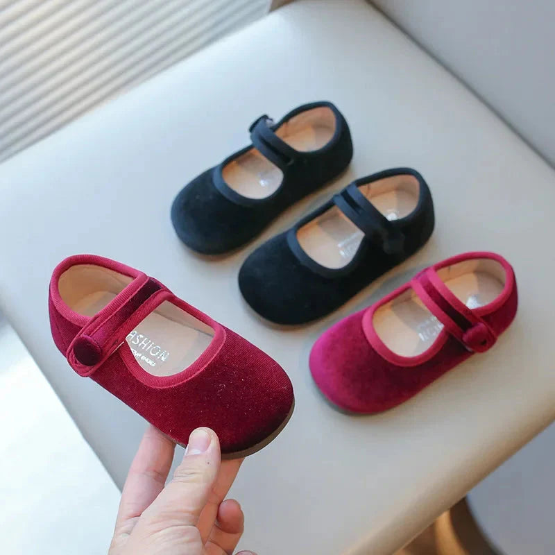 SHOWLU Girls Velvet Mary Jane Flats with breathable design and casual loafer style, perfect for comfortable kids' footwear.