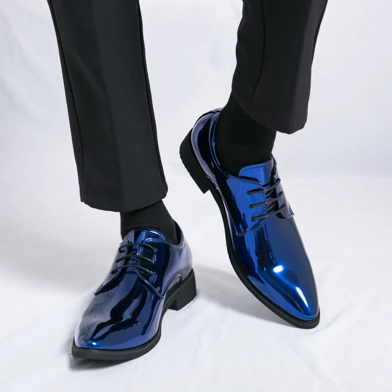 Men's black patent leather Derby shoes with pointed toes, suitable for wedding and formal parties, by Showlu Fashion Store.