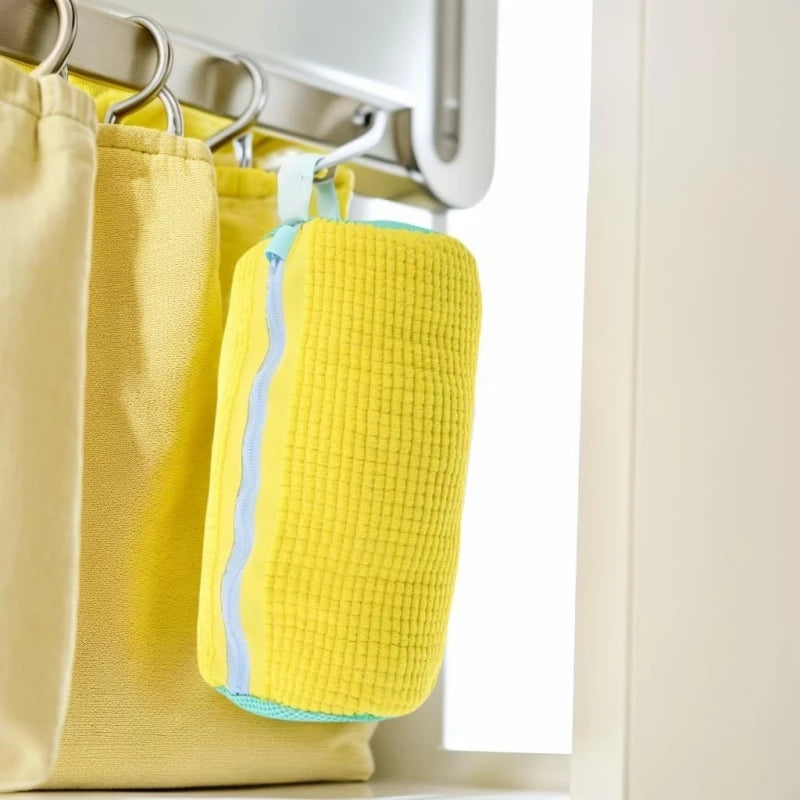 Showlu Smart General portable shoe cleaner brush with bristles for easy shoe cleaning, shown in a close-up image.