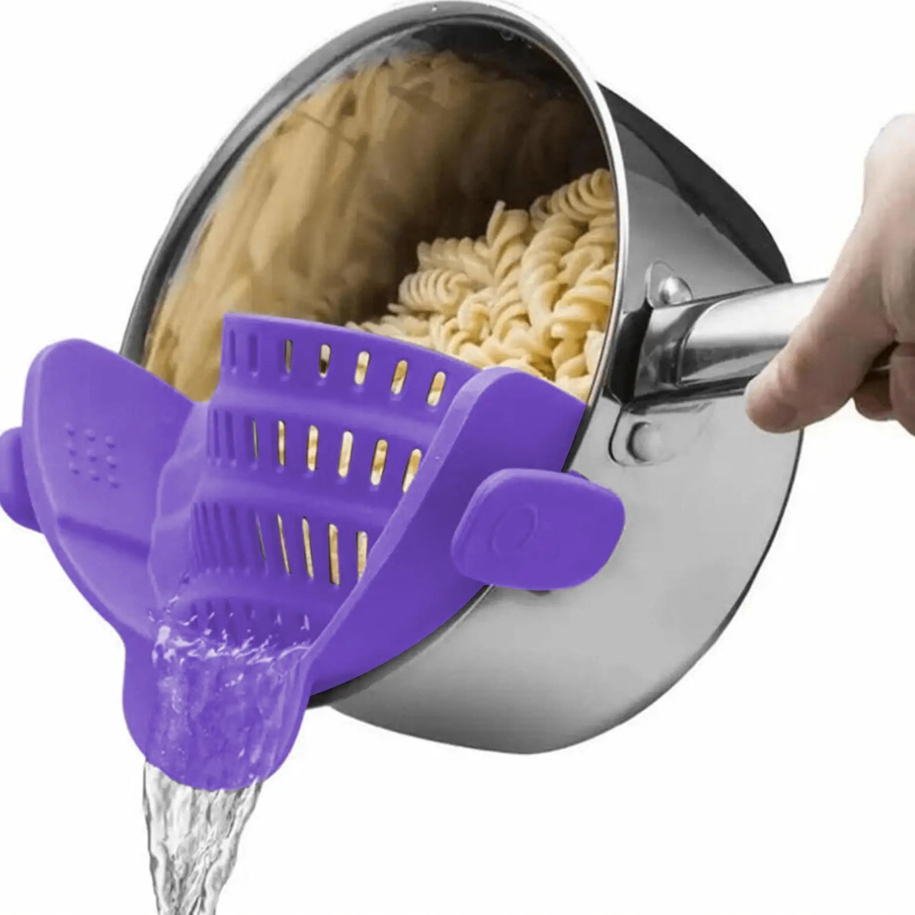 Showlu Smart General clip-on pot strainer attached to a pot, featuring a flexible mesh design for easy straining and draining.