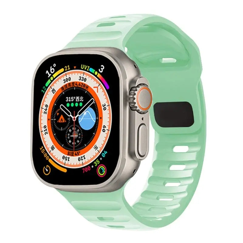 I LOVE LUO silicone sport band for Apple Watch Ultra 8 7 SE, 45mm, 49mm, flexible and durable watch strap in black color.
