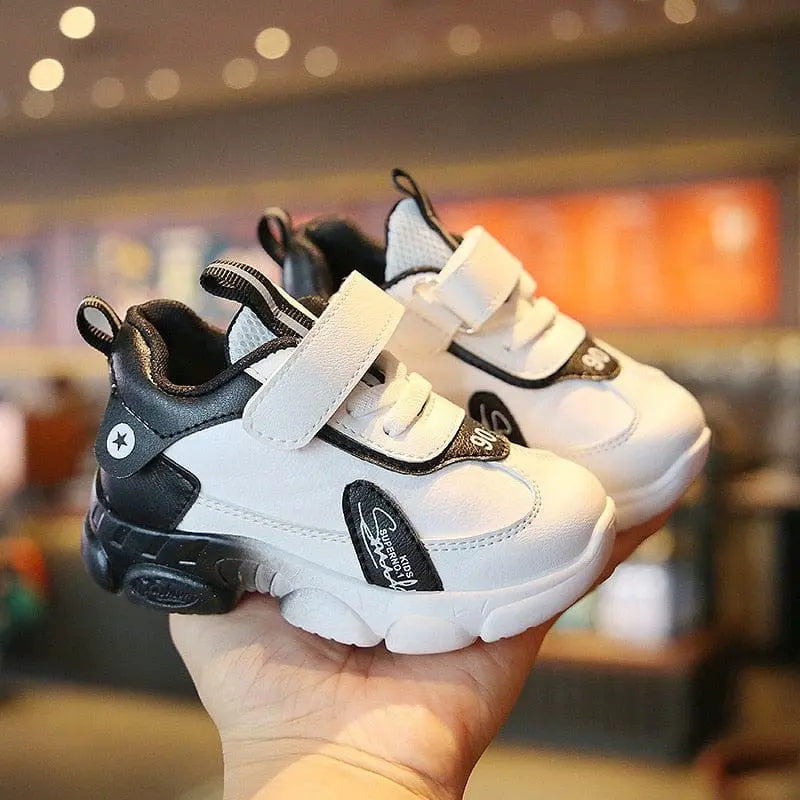 Kids casual sports shoes by Showlu Fashion, anti-slip toddler sneakers with soft bottoms for girls and boys.