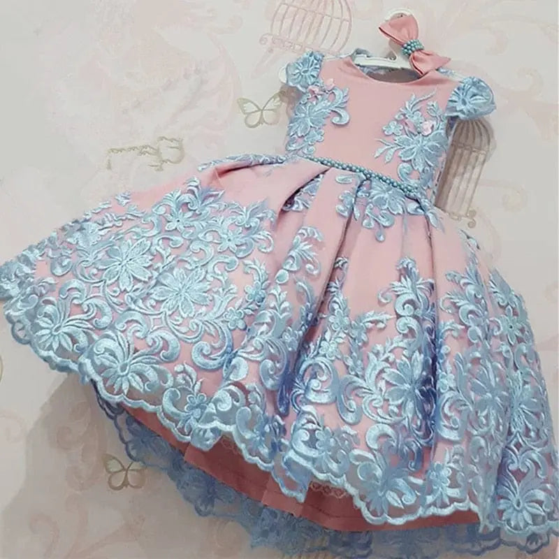 Showlu Fashion Girls polka dot princess dress with lace tutu, perfect for summer parties and weddings, featuring floral details.