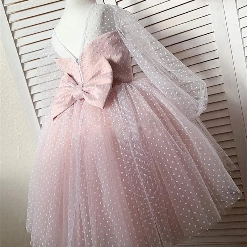 Showlu Fashion NNJXD girls polka dot princess dress with lace tutu for summer, perfect for birthdays and weddings.