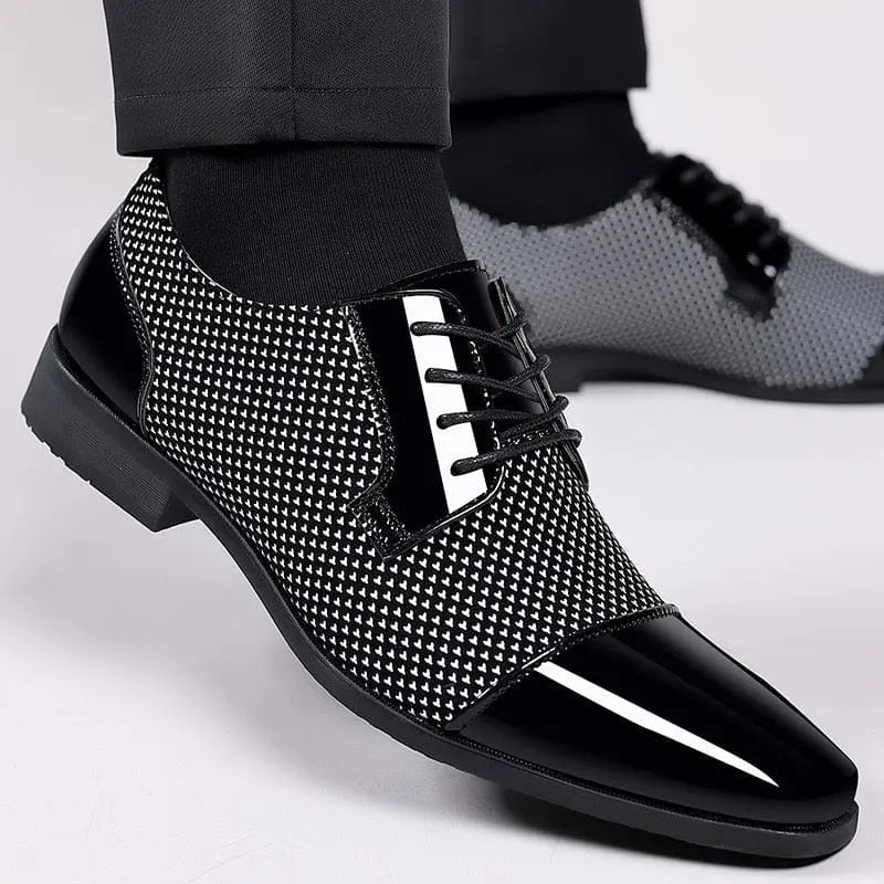 Black patent leather men's Oxford dress shoes with lace-up design, formal style ideal for weddings and parties.