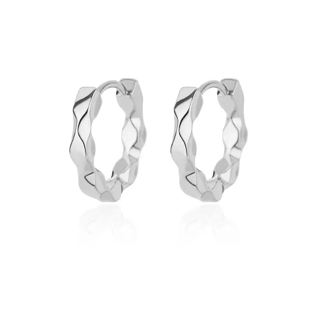 U-shaped square hoop earrings in stainless steel, stylish and modern jewelry for women, trendy wedding and aesthetic accessories.