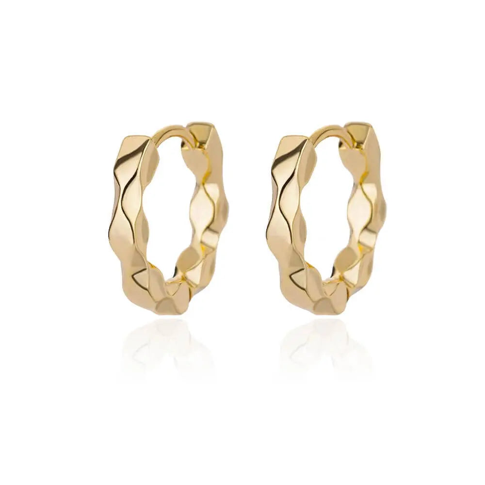 U-shaped square hoop earrings made of luxury stainless steel, stylish jewelry for women with modern, trendy design.