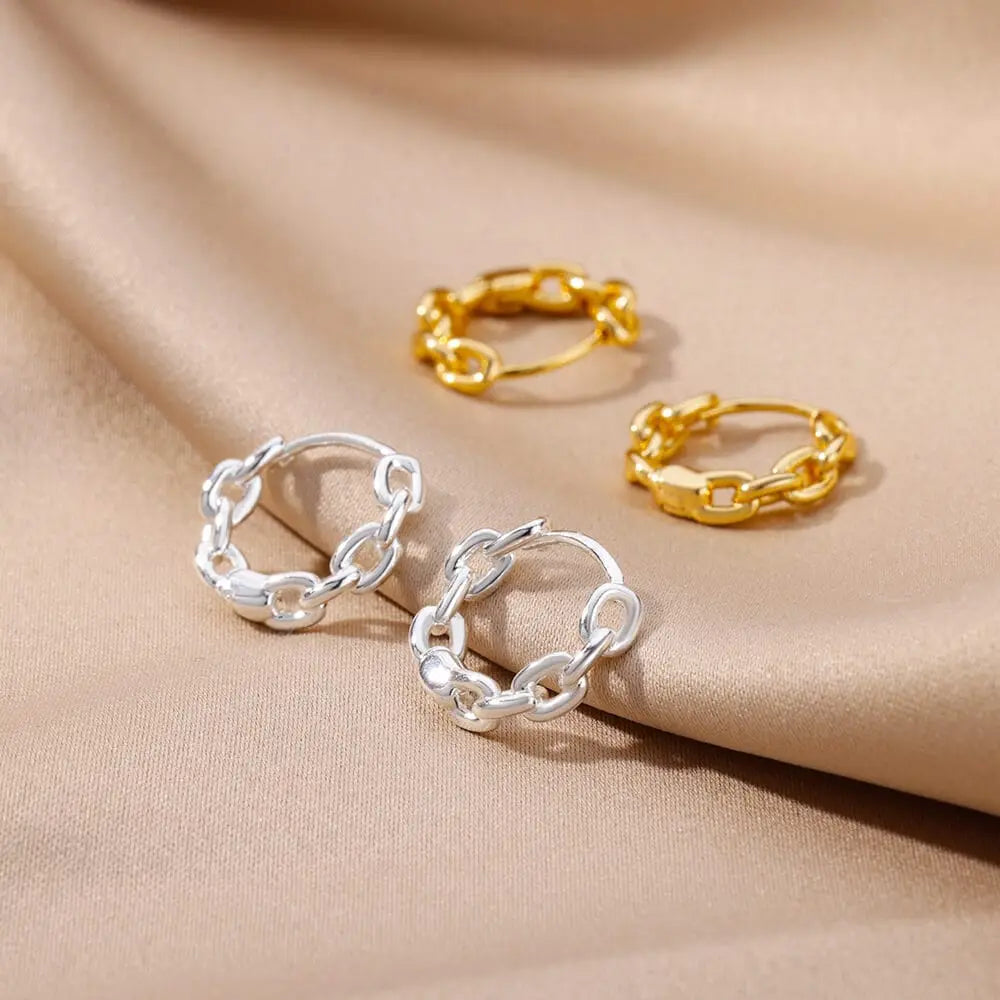 U-shaped square hoop earrings for women in luxury stainless steel, stylish and trending jewelry for modern fashion.
