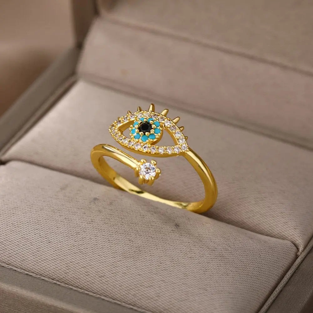 Showlu Store Nation gold stainless steel wedding ring with zircon accent, designed for women, elegant and modern jewelry.