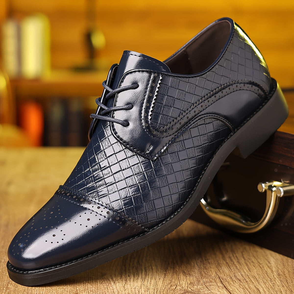 SHOWLU men's plaid formal shoes with pointed toe and lace-up design, stylish business oxford footwear.