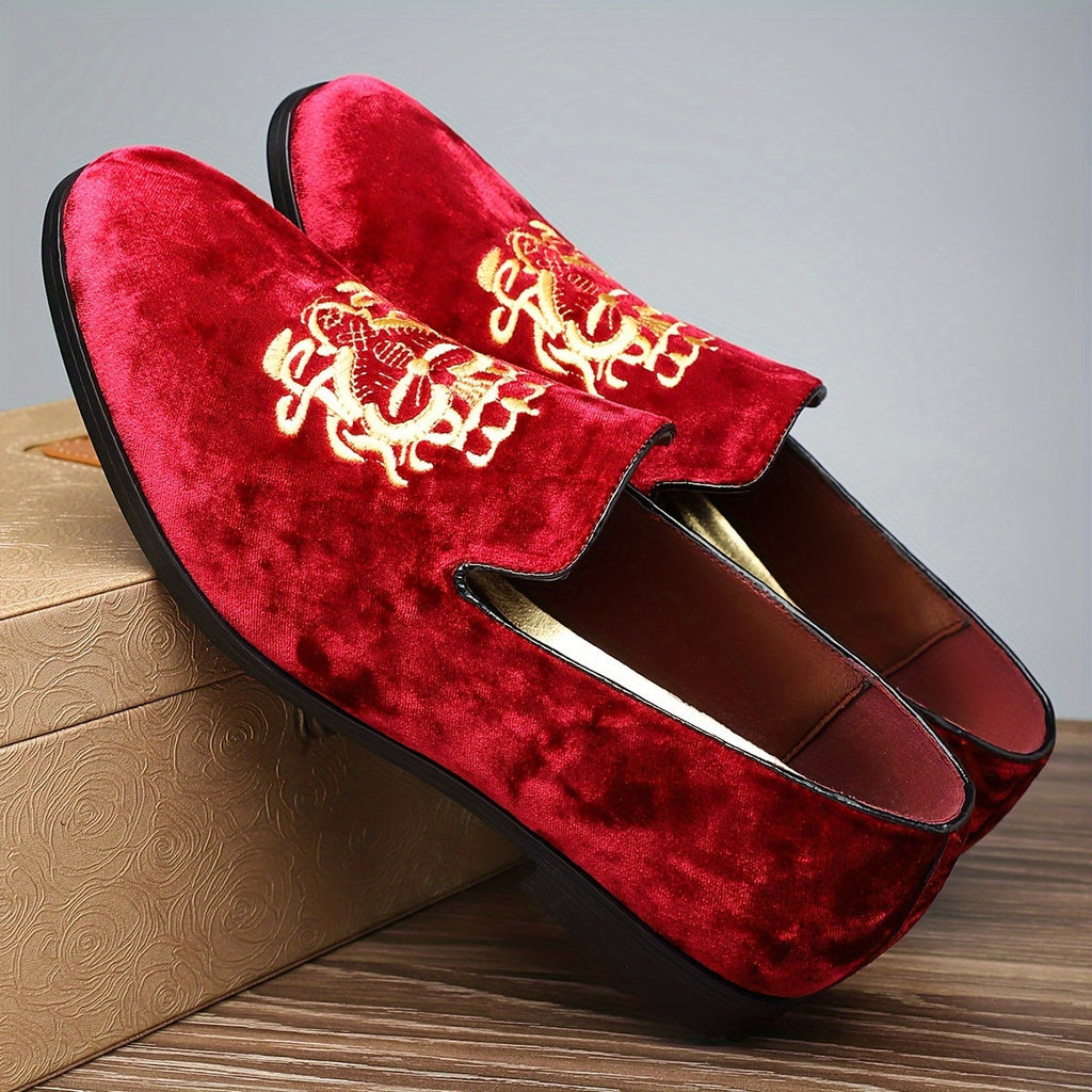 SHOWLU FASHION casual loafers, solid color low top slip-on shoes, comfortable and stylish footwear for everyday wear.