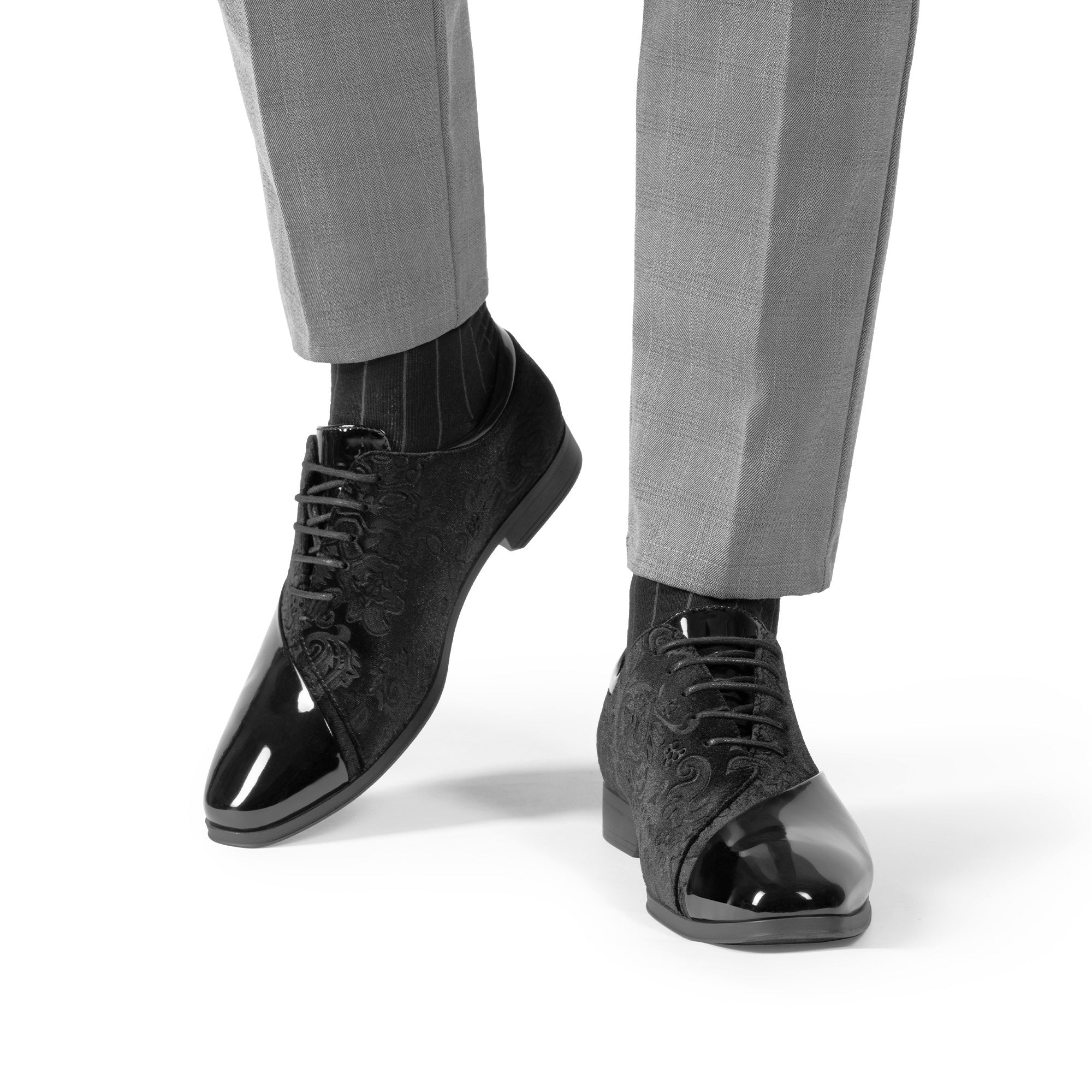Bruno Marc men's patent leather tuxedo shoes with classic Oxford design, polished black formal footwear for men.