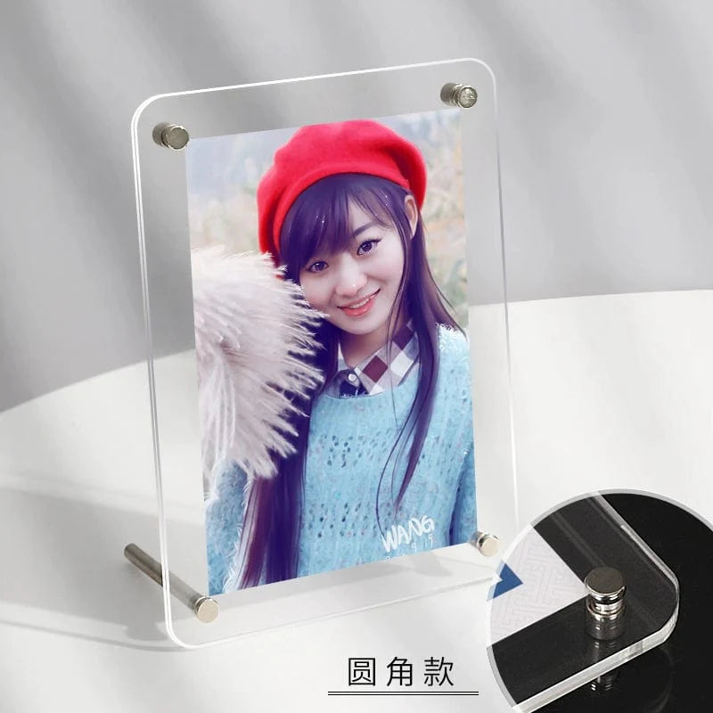 Clear acrylic Lin Yi photo frame for 6-inch postcards and A4 photos, featuring minimalist transparent display stand for photographs.
