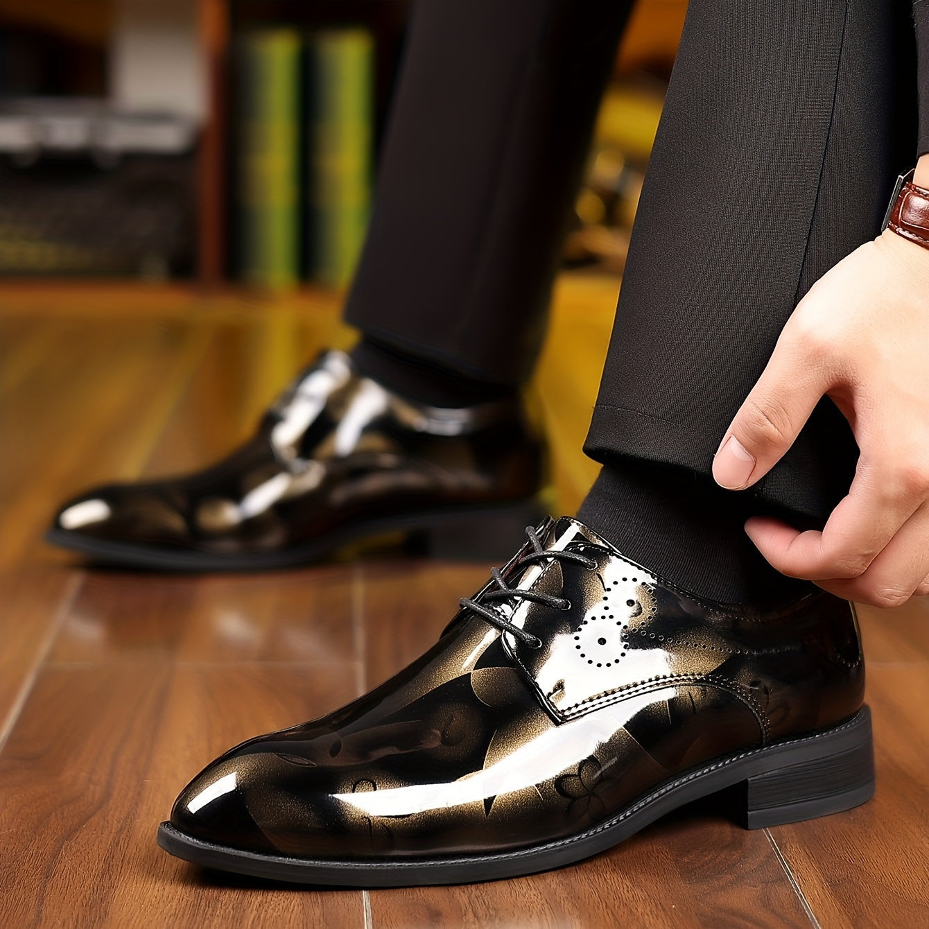 Black men's wingtip Oxford shoes with classic lace-up design and smooth PU leather from SHOWLU FASHION STORE.