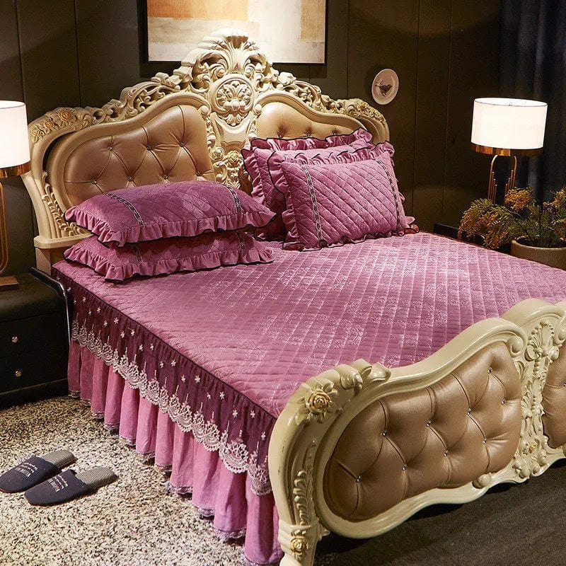 Ai·Winsure embroidery lace velvet bedspread 3-piece quilted bedskirt set for queen and king beds, soft and elegant bedding ensemble.