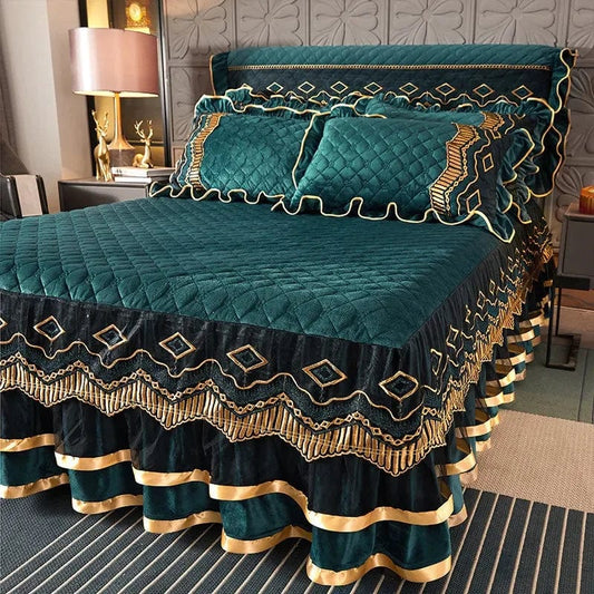 AI WINSURE - European Lace Velvet Bedspreads Quilted, King Size, Luxury, Retro Soft Bedskirt Set, with 2 Pillow Shams, Queen - SHOWLU FASHION STORE