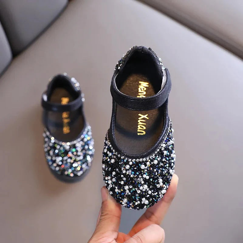 Girls rhinestone leather princess shoes with pearl bow, soft flat shoes for children, perfect for spring and autumn wear.