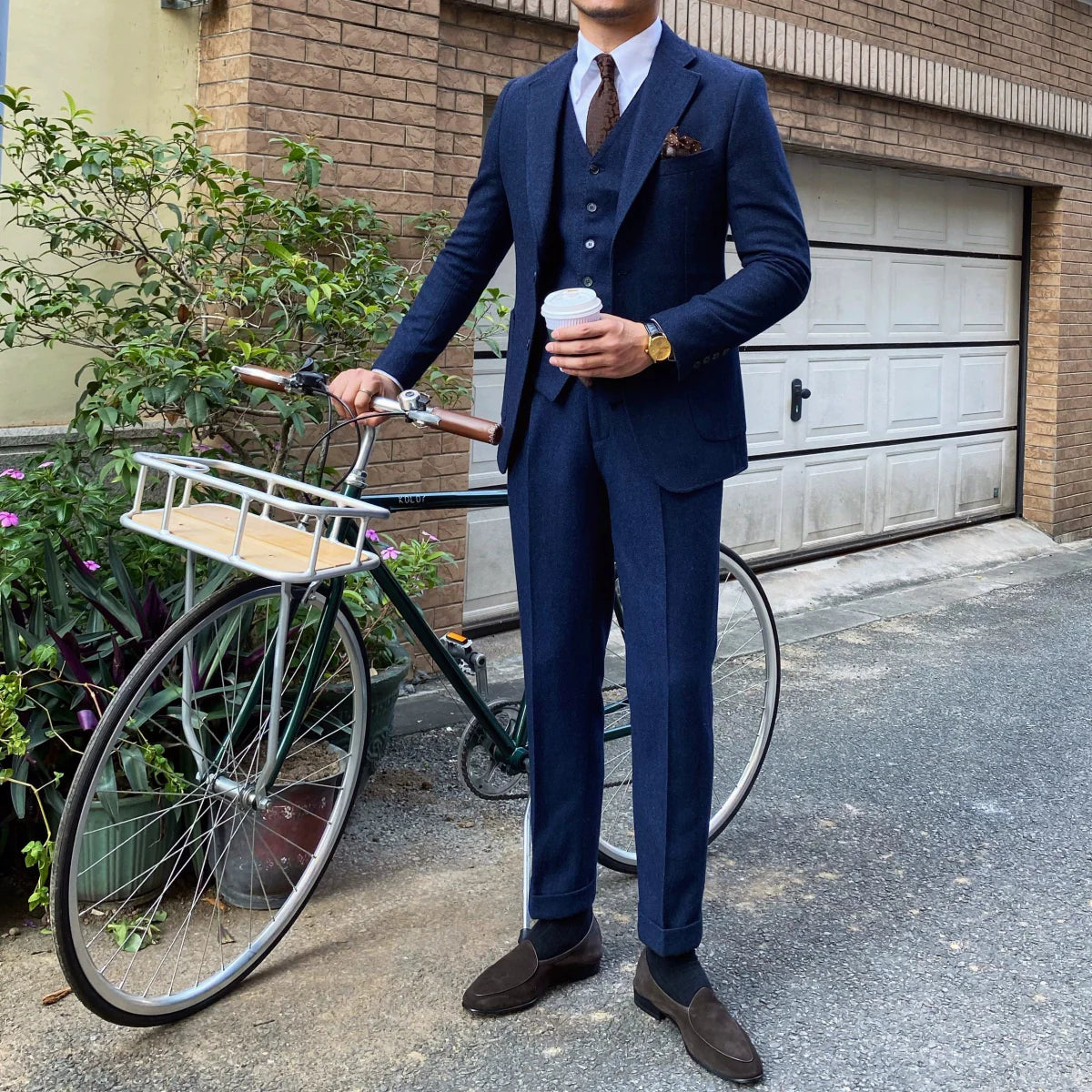 Showlu men's retro herringbone wool blend slim fit suit in winter grey, featuring classic pattern and tailored design for stylish elegance.