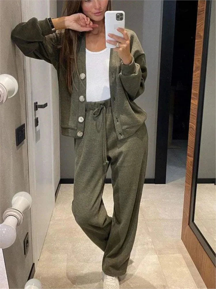XXOWENLI women's two-piece knit sports suit with single-breasted cardigan and lace-up pants, ideal for autumn-winter casual wear.