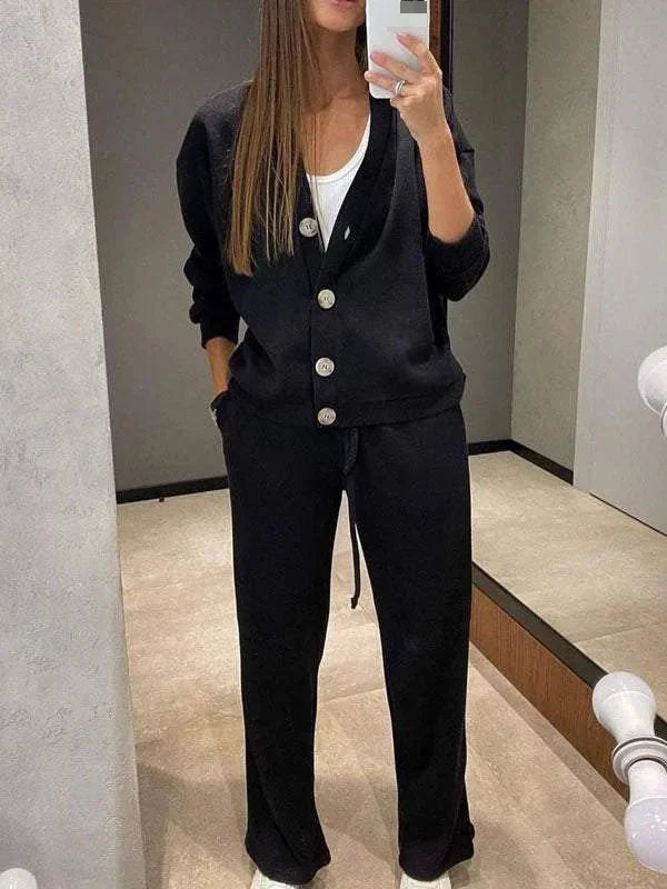 Women's two-piece knit sports suit by XXOWENLI featuring a single-breasted cardigan and lace-up pants for casual autumn-winter wear.