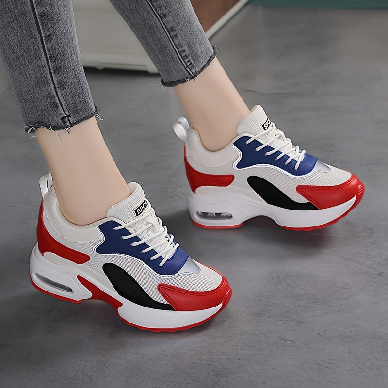 SHOWLU Women's geometric mesh low-top sneakers with breathable PU sole, stylish and comfortable footwear for casual wear.