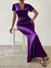 Elegant Solid Color Sleeveless Zip Dress - Bodycon Style, Low Neckline, Perfect for Spring/Fall, Adult Fashion, Evening Attire|Sleek Fit|Zipper Detail