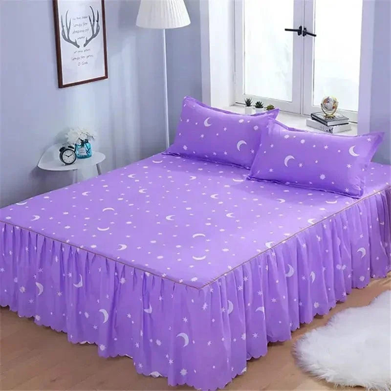 SHOWLU FASHION cotton embroidery bed skirt and pillowcase 3-piece set for king and queen beds, featuring elegant embroidery and soft fabric.