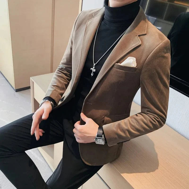 Men's slim fit velvet blazer by Showlu Fashion, luxury formal suit jacket in black with autumn-winter style and tailored fit.