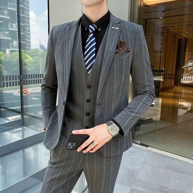 Showlu Fashion men's 3-piece slim fit business suit with blazer, vest, and trousers, elegant formal and casual wear for men.