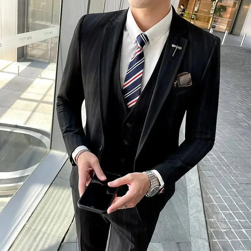Showlu Fashion men's 3-piece slim fit business suit with blazer, vest, and trousers, elegant formal attire for men.