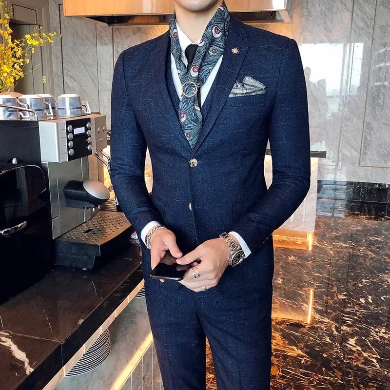 Showlu Fashion men's Italian style 3-piece striped formal business suit with blazer, vest, and trousers, elegant and fashionable.