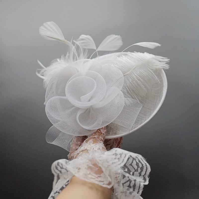 Retro bride wearing Showlu Fashion Hanfu cheongsam with Billycock dinner headpiece, elegant vintage wedding accessory