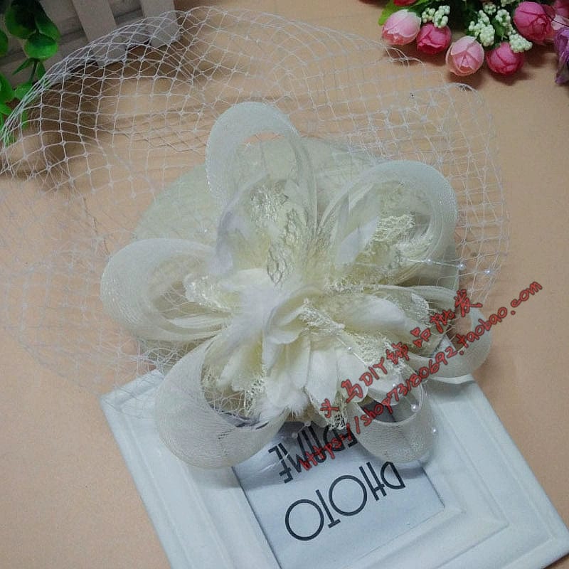Showlu Black vintage gauze Billycock hat with British style yarn hair clip, worn by a celebrity in a black cheongsam.
