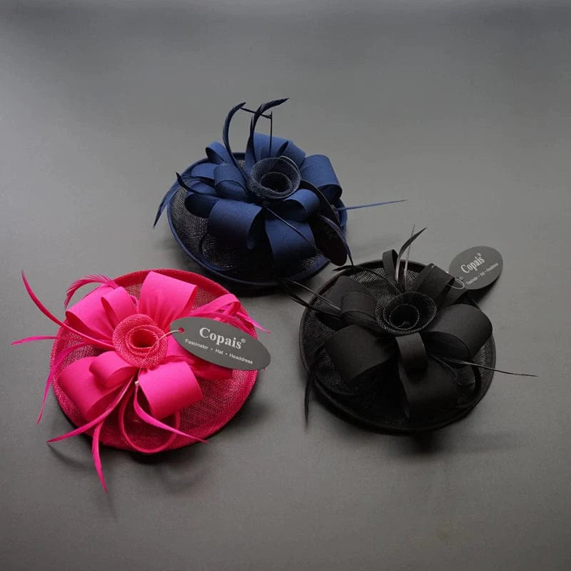 Showlu British retro mesh feather dinner dress with elegant design, paired with a stylish party hair clip, suitable for formal events.