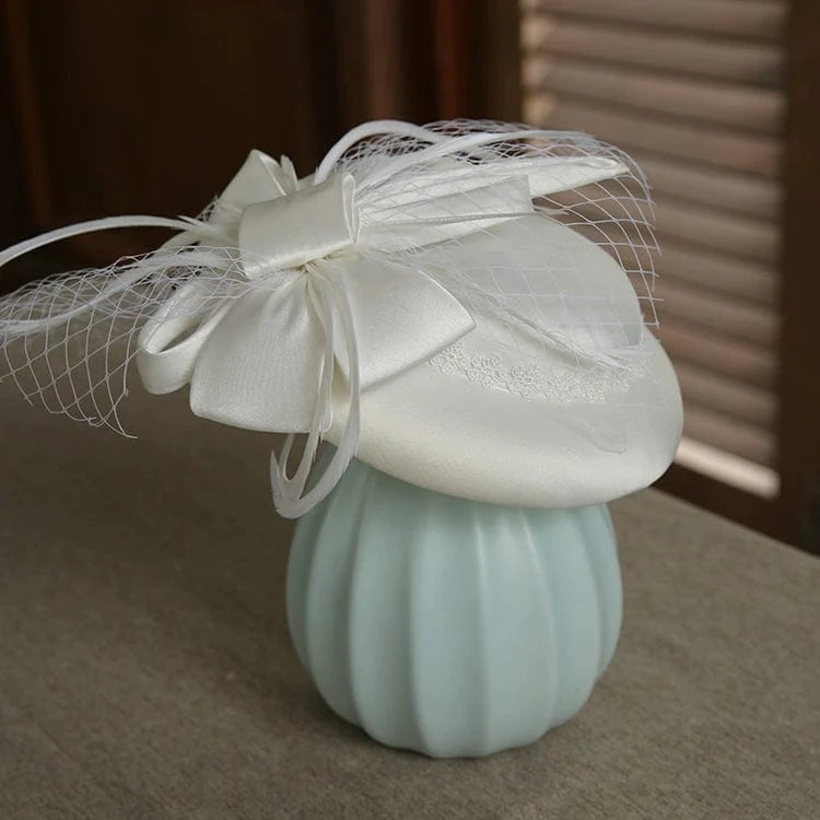 Showlu Fashion British-style women's wedding Billycock hat with bowknot, perfect for elegant social and dinner parties.