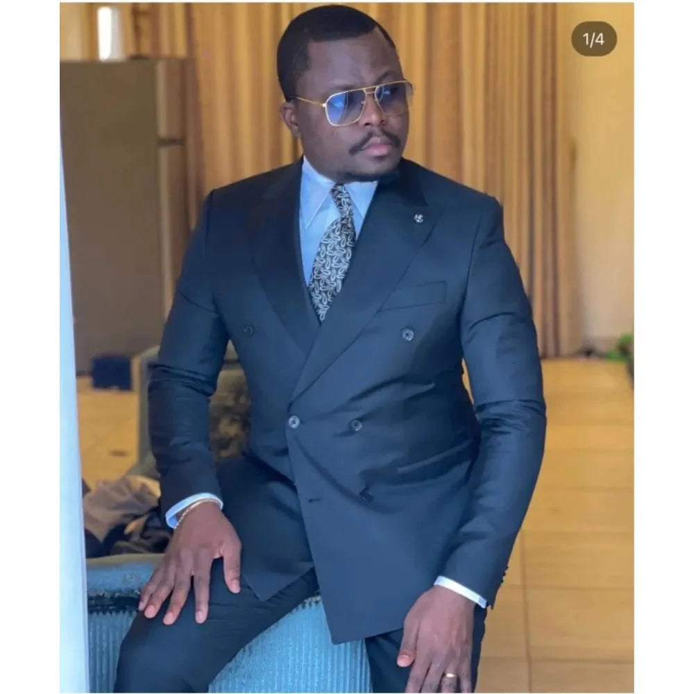 Men's Showlu Fashion Double Breasted Suit, 2-piece slim fit tuxedo with peaked lapels, tailored for wedding or formal events.