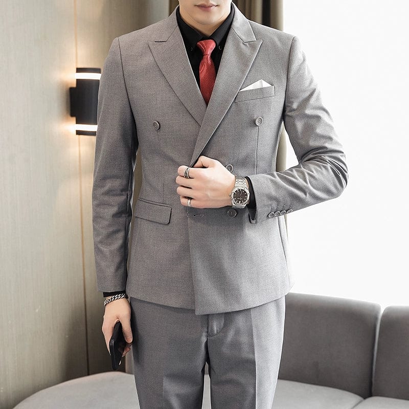 Showlu men's double-breasted business suit in solid color, slim fit, tailored for a professional look, with lapel and button details.