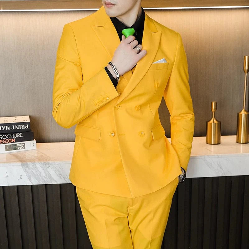 Showlu men's double-breasted business suit in solid color, slim fit, designed for a professional, tailored look.