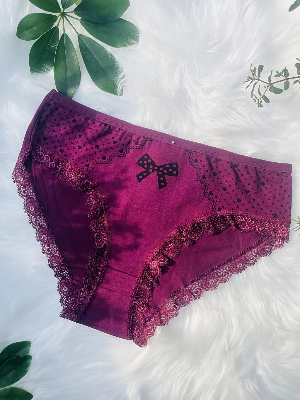 Showlu 12-pack plus size cotton lace briefs with heart print, featuring comfortable underwear with lace details.